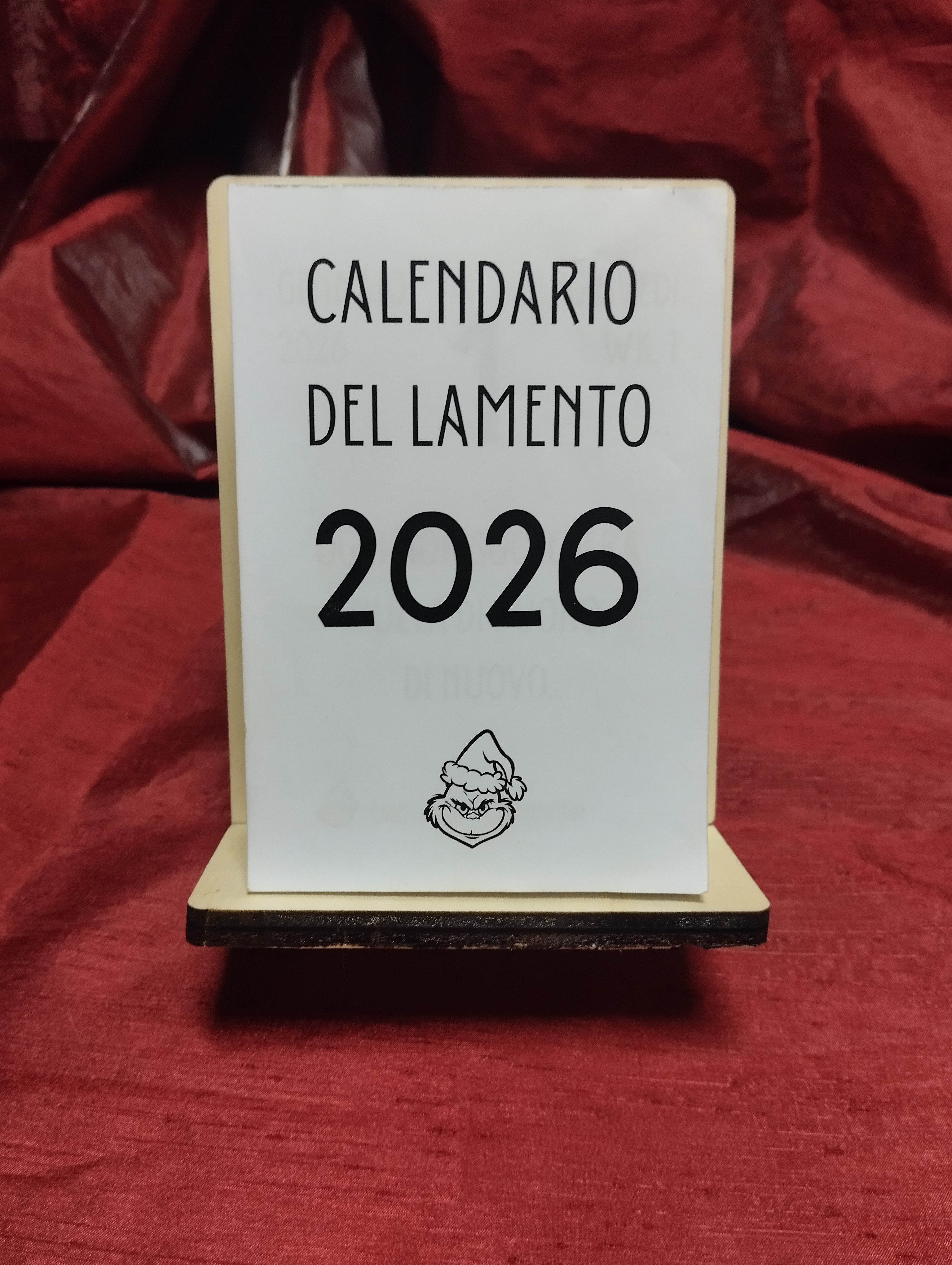 Calendario del Lamento 2026 da tavolo con supporto