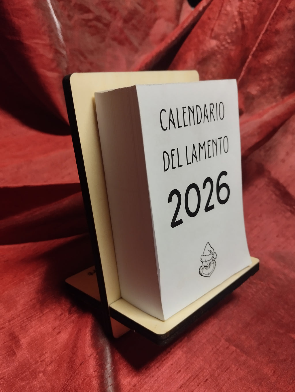 Calendario del Lamento 2026 da tavolo con supporto
