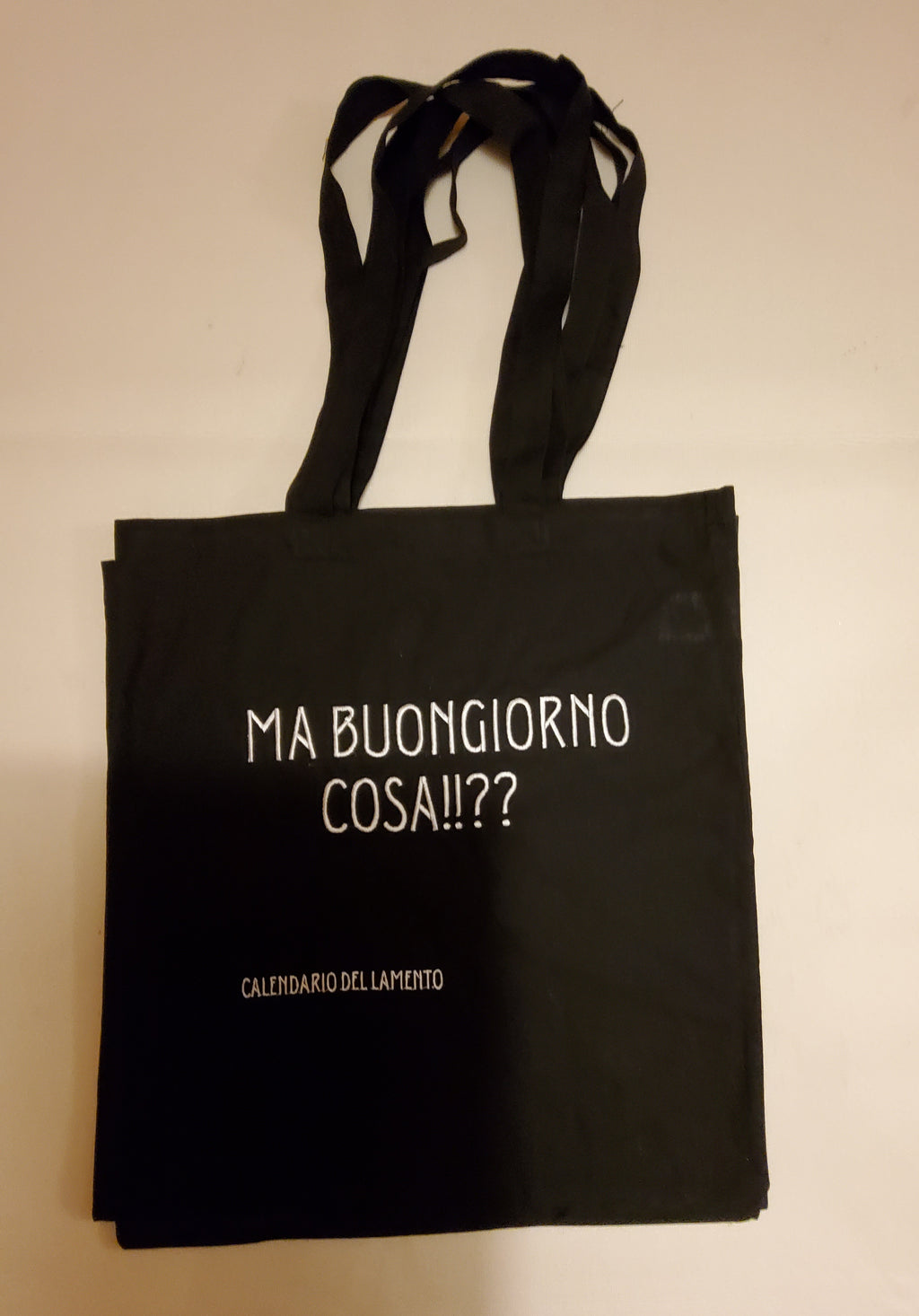 Lamento a Spalla - Nero. Ricamato. Definitivo.