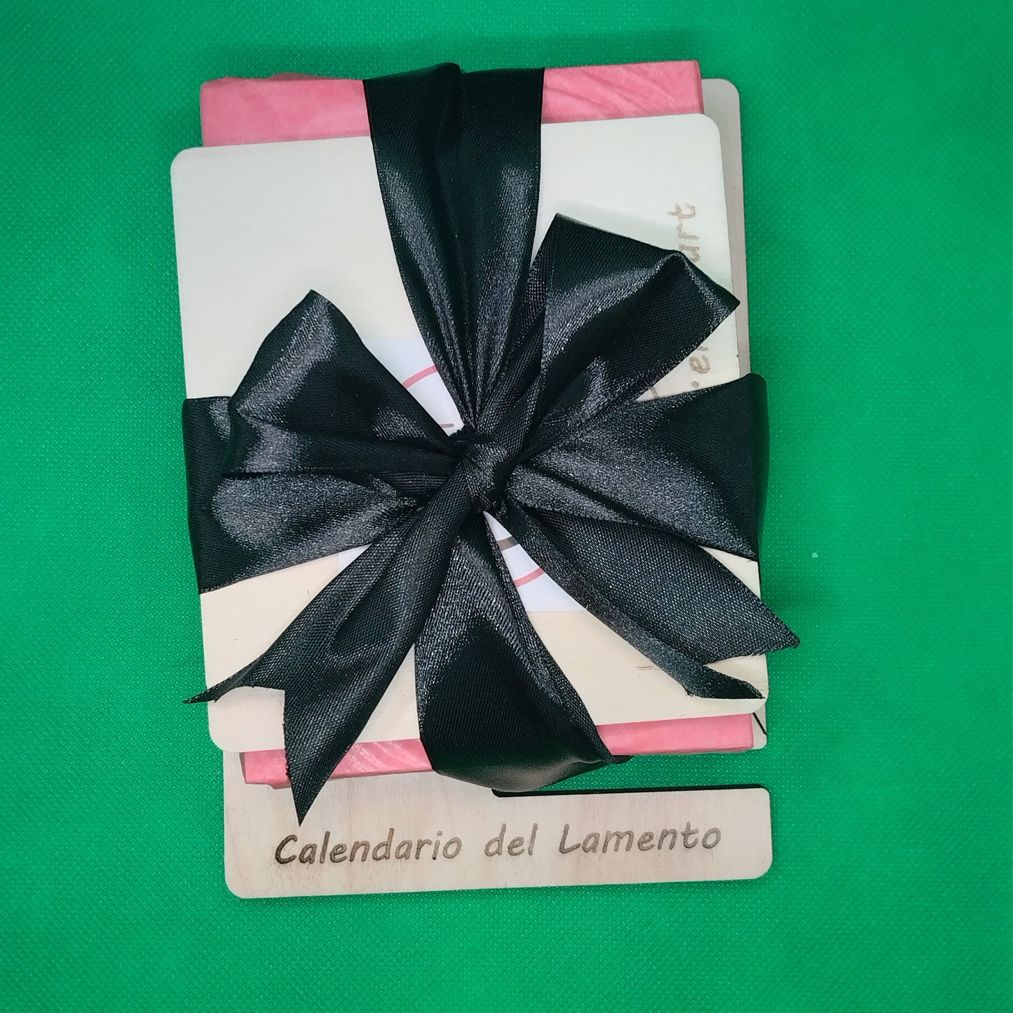 Calendario del Lamento 2026 da tavolo con supporto
